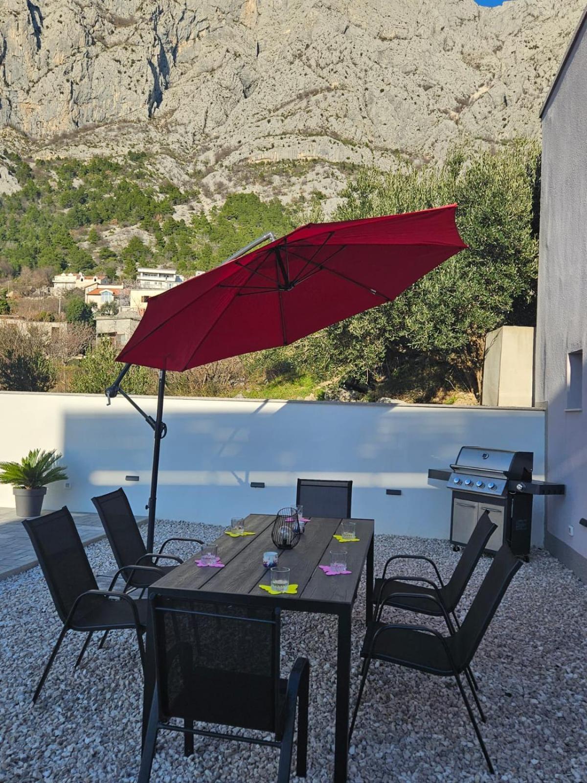 Apartman Koko With Private Jacuzzi Makarska Exterior photo